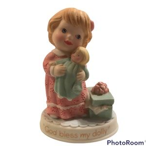 Avon Tender Memories Collection Figurine “God bless my dolly” 1990 3.5”